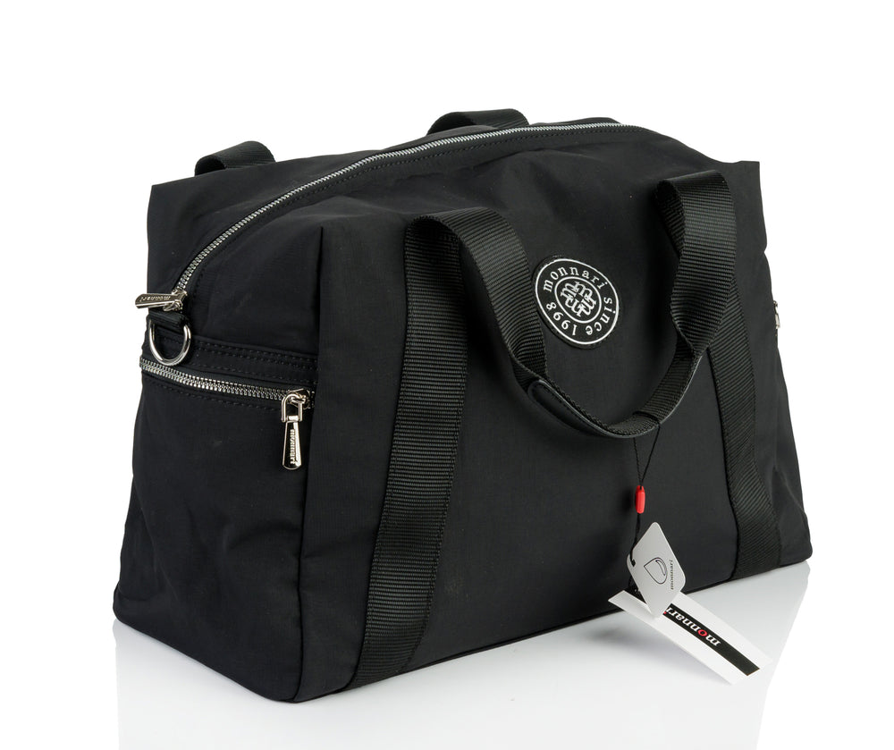 Torba sportowa damska Monnari 42 × 28 cm, srebrne okucia – czarna