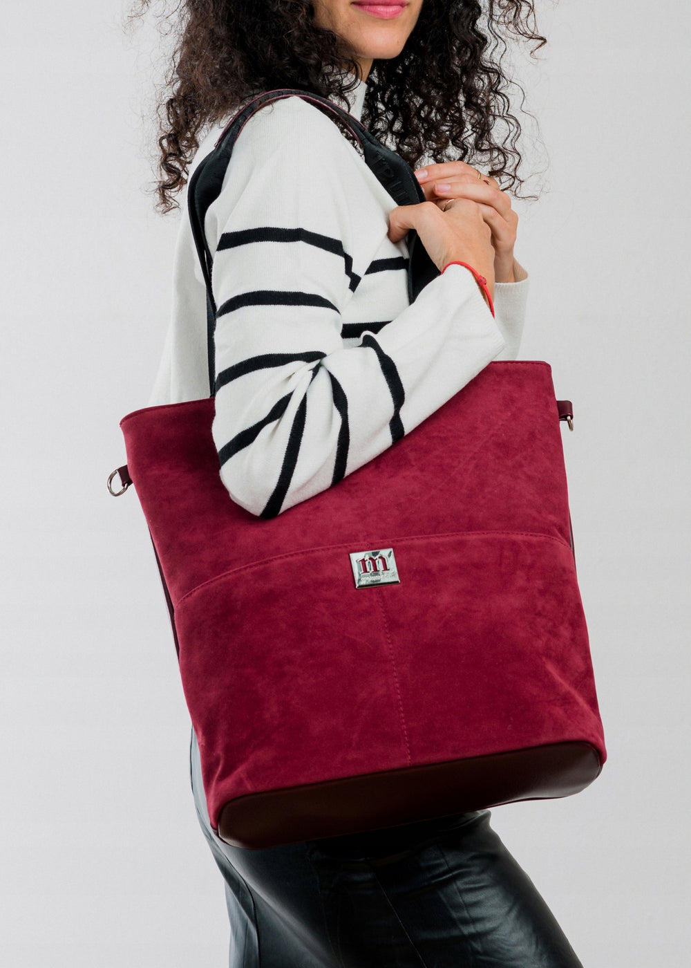 Torebka shopper Monnari duża, zamszowa, mieszcząca A4 – burgundowa – zdjęcie 3