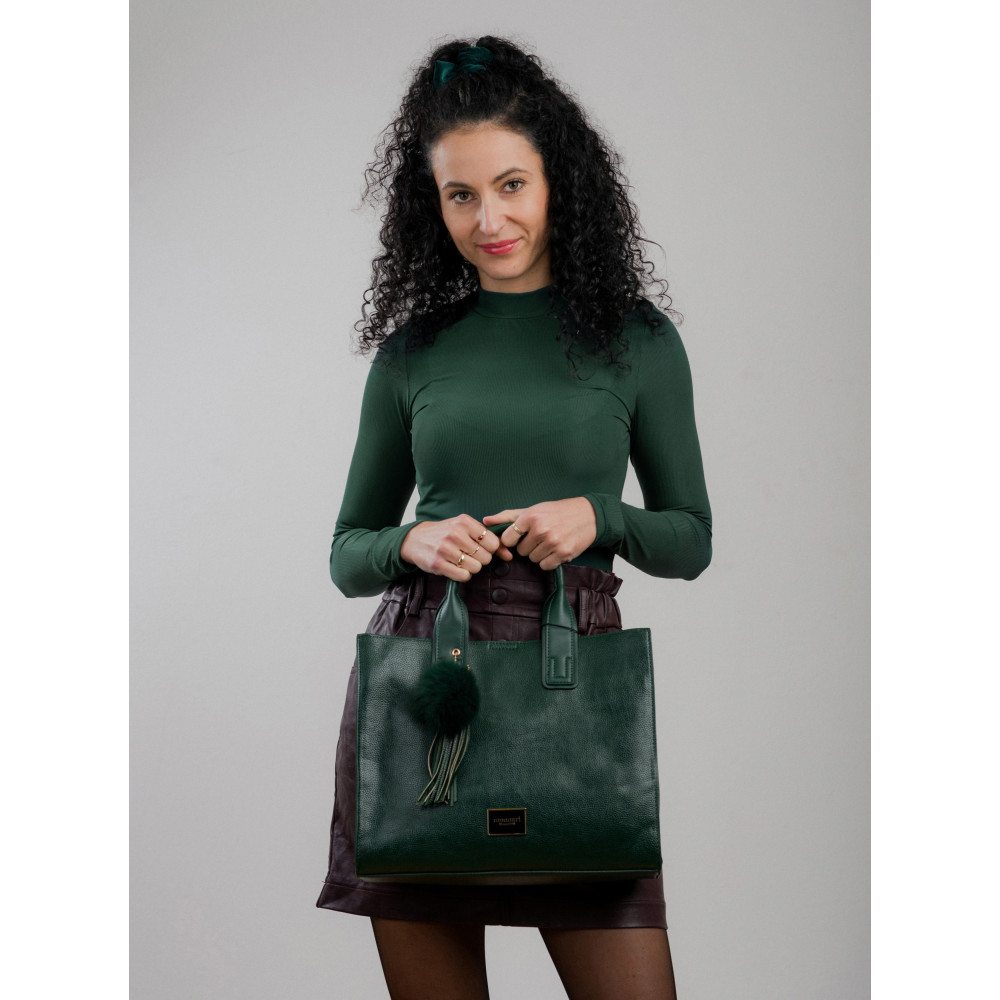 KLASYCZNA TORBA Z POMPONEM  MONNARI