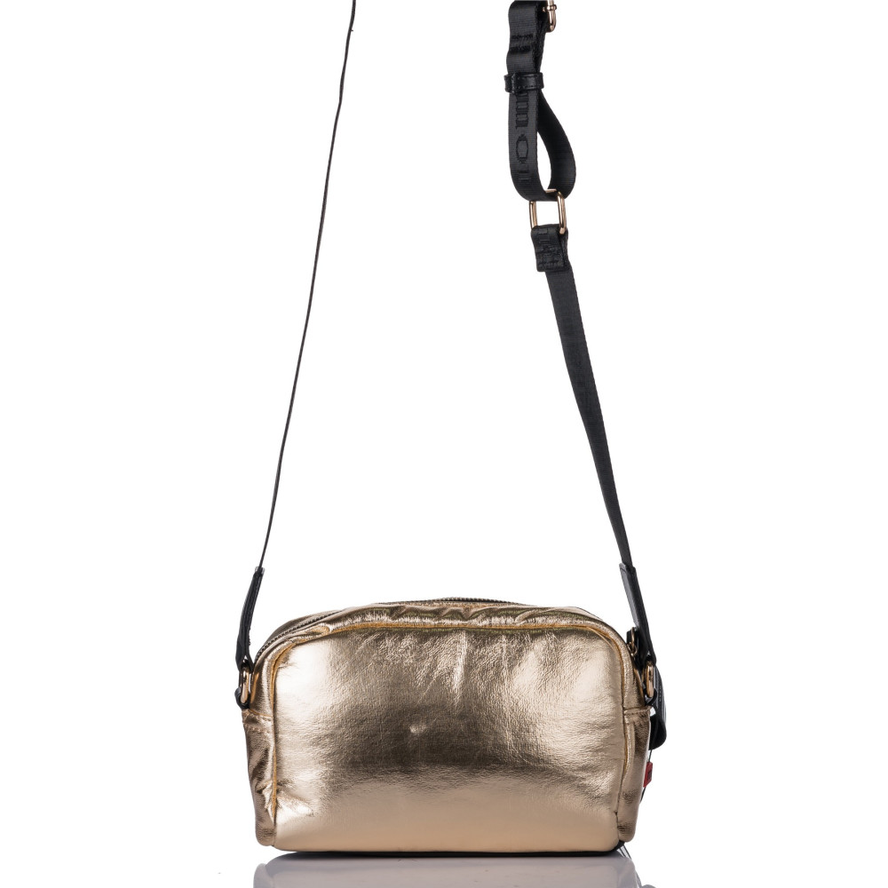 Mała, połyskująca torba z przywieszką Monnari