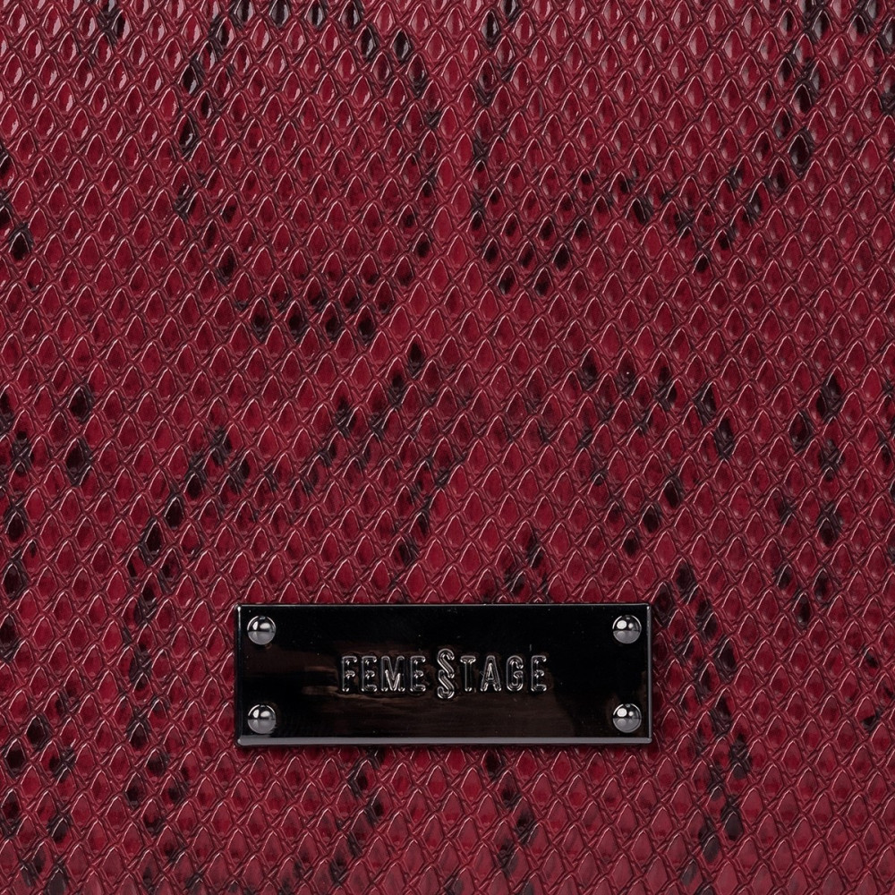 Elegancka Czerwona Listonoszka FEMESTAGE