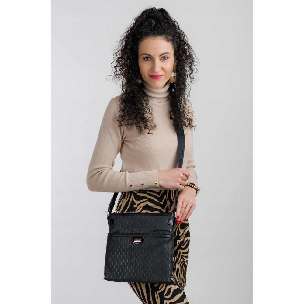 Czarna Torebka Listonoszka FEMESTAGE