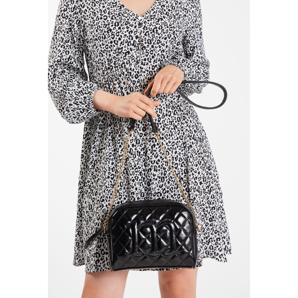 Czarna listonoszka pikowana z połyskiem MONNARI