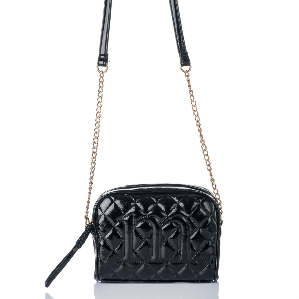 Czarna listonoszka pikowana z połyskiem MONNARI