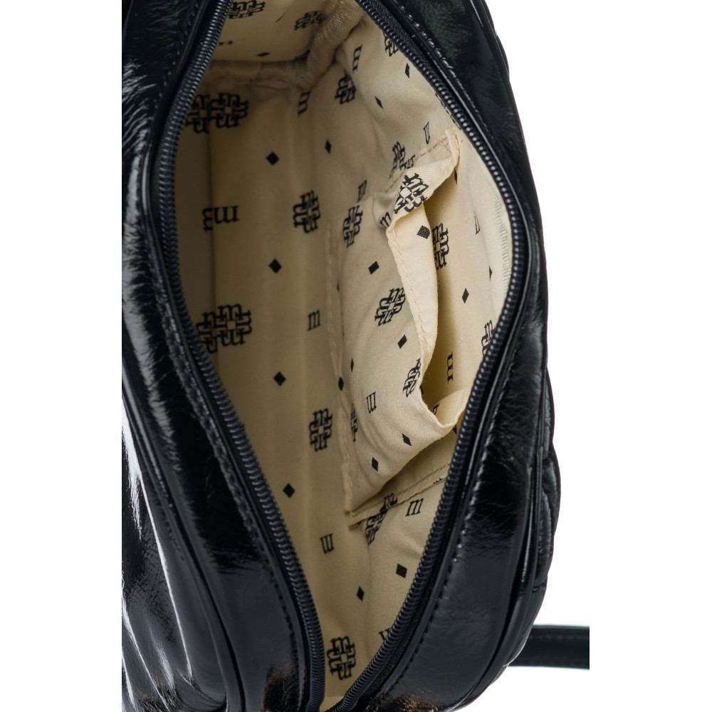 Czarna listonoszka pikowana z połyskiem MONNARI