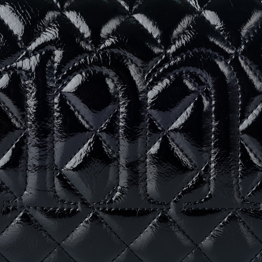 Czarna listonoszka pikowana z połyskiem MONNARI