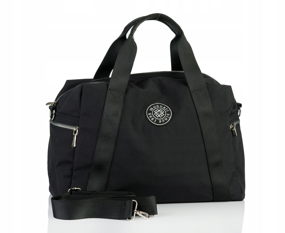 Torba sportowa damska Monnari 42 × 28 cm, srebrne okucia – czarna